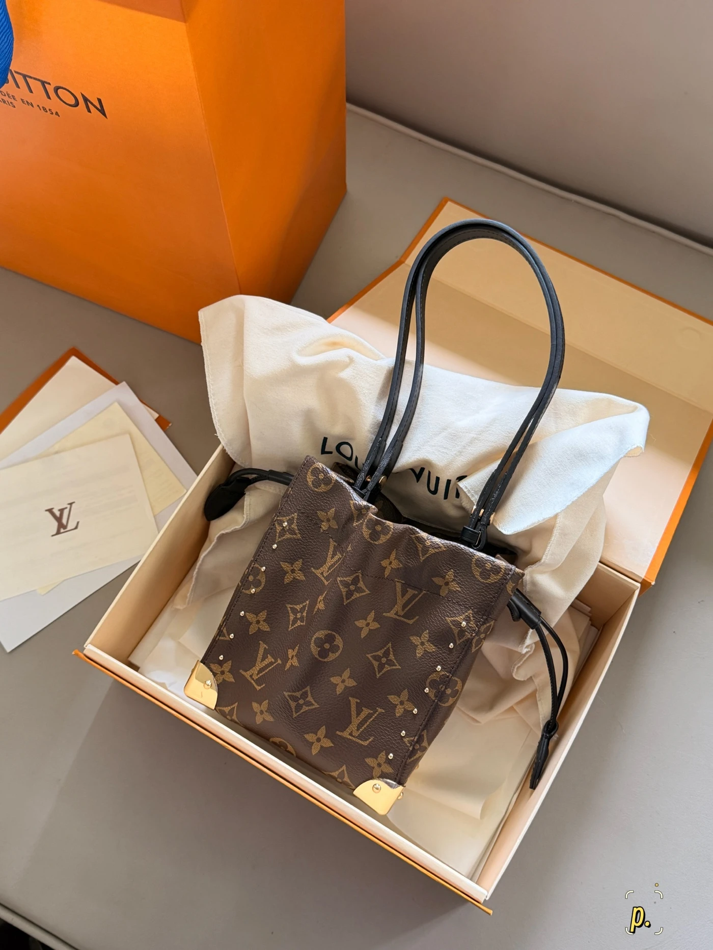 LM-BAG-1551