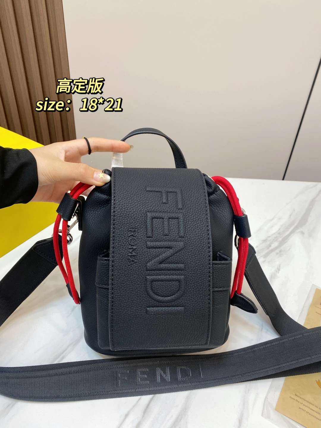 LM-BAG-1562